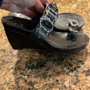 BCBG black wedge sandals 7 jewels